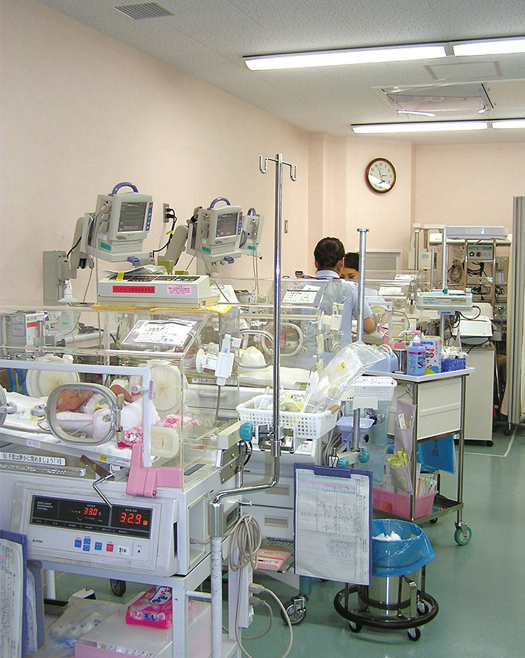 新生児集中治療室（NICU）